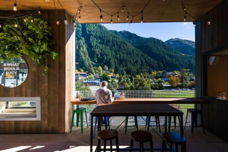 reasons to stay in a jucy pod 3